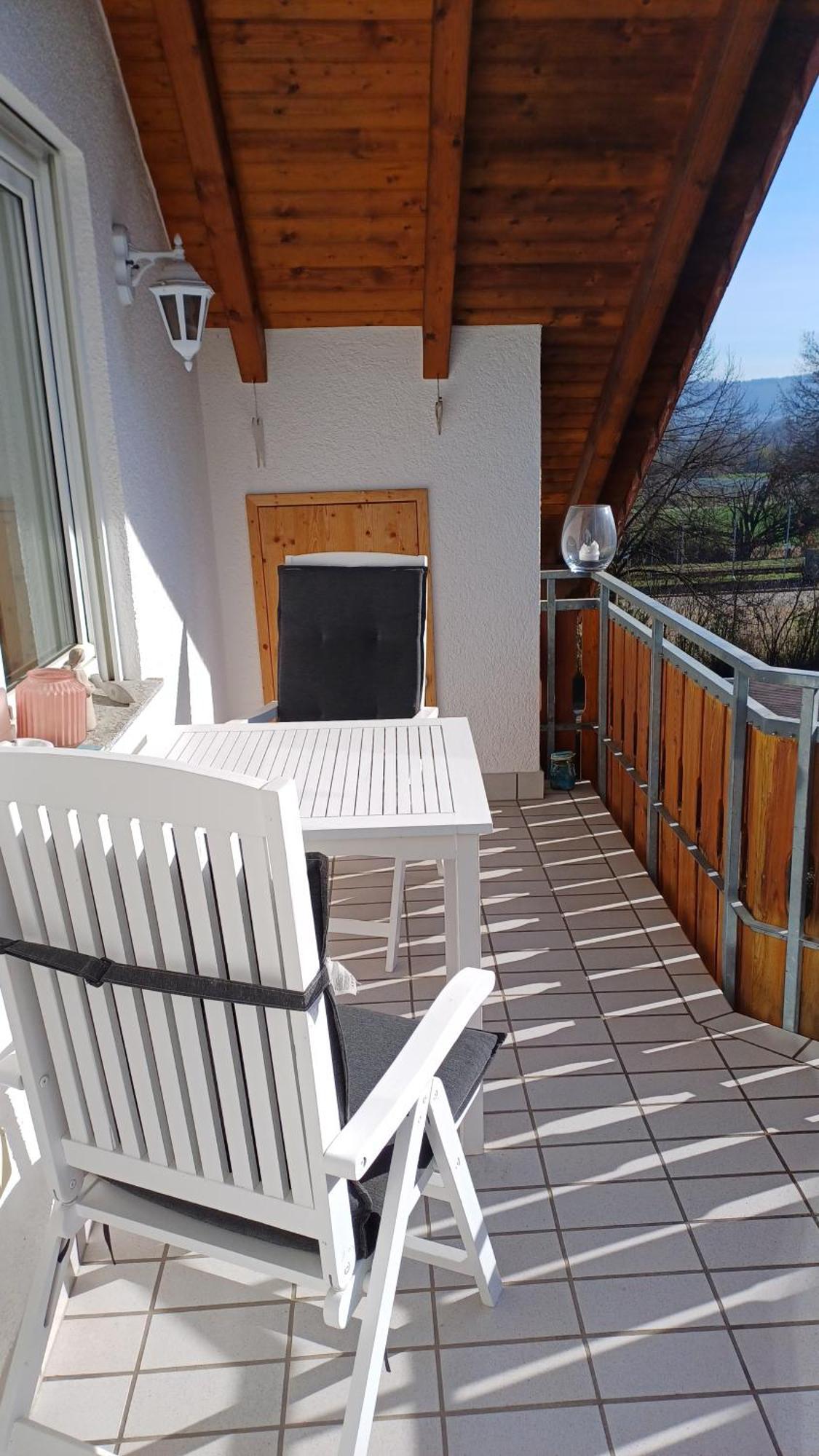 Helle Schoene Dachgeschosswohnung Mit Balkon Stockach Exterior photo